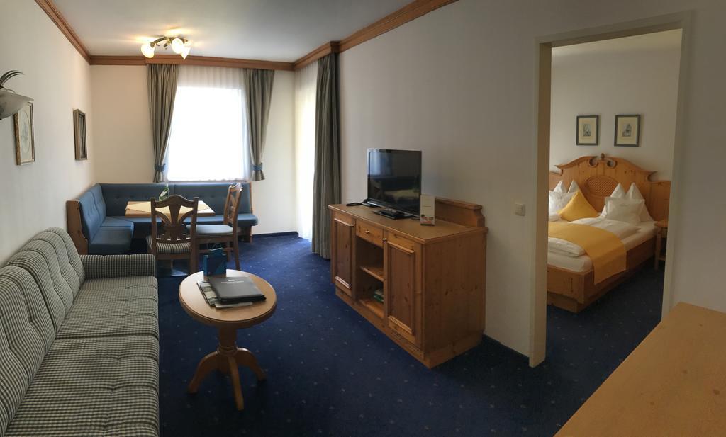 Hotel Brueckenwirt Sankt Johann im Pongau Room photo
